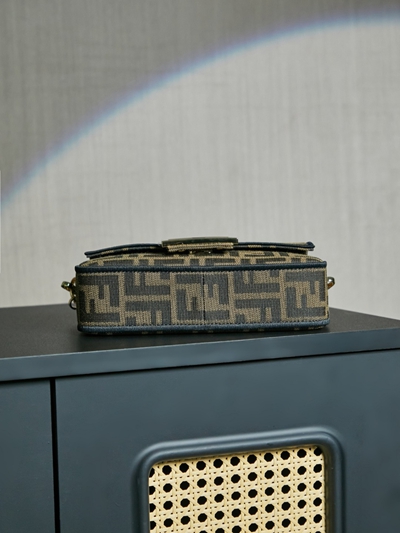 フェンディバッグ内部構造